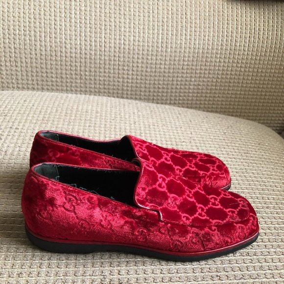 GUCCI GG Pattern Red Velvet Loafer Shoes - Picture 2 of 15